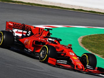 Sebastian Vettel, a bordo de su Ferrari