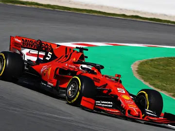 Sebastian Vettel, a bordo de su Ferrari Sebastian Vettel, a bordo de su Ferrari