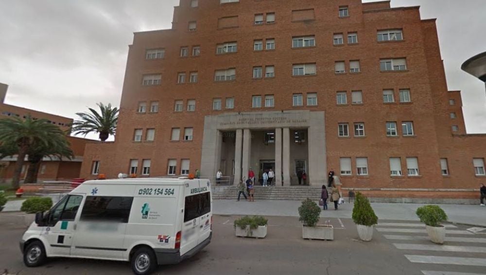 Fachada del Hospital Universitario de Badajoz