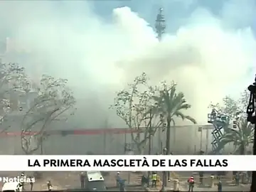 La primera mascletá da la bienvenida a las Fallas de Valencia 2019 La primera mascletá da la bienvenida a las Fallas de Valencia 2019