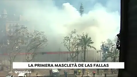 La primera mascletá da la bienvenida a las Fallas de Valencia 2019 La primera mascletá da la bienvenida a las Fallas de Valencia 2019