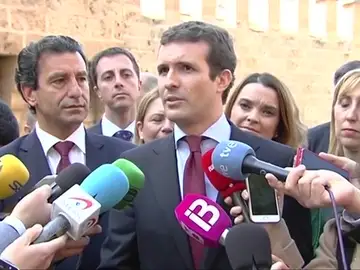 Casado acusa a Sánchez de hacer un "uso electoralista" de las instituciones con sus decretos: "Es de república bananera" Casado acusa a Sánchez de hacer un "uso electoralista" de las instituciones con sus decretos: "Es de república bananera"