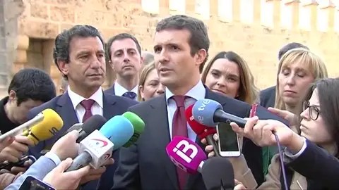 Casado acusa a Sánchez de hacer un "uso electoralista" de las instituciones con sus decretos: "Es de república bananera" Casado acusa a Sánchez de hacer un "uso electoralista" de las instituciones con sus decretos: "Es de república bananera"