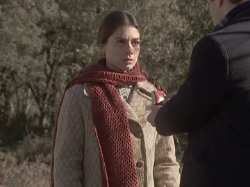 La incertidumbre de Elsa ante la romántica petición de Álvaro La incertidumbre de Elsa ante la romántica petición de Álvaro