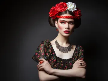Estética a lo Frida Kahlo Estética a lo Frida Kahlo