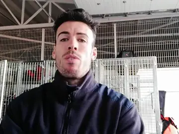 Un bombero de Sevilla, acusado de tráfico de personas por salvar vidas como voluntario en el Mediterráneo Un bombero de Sevilla, acusado de tráfico de personas por salvar vidas como voluntario en el Mediterráneo