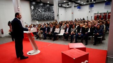 Ábalos recuerda al PP que durante el Gobierno de Rajoy se aprobaron 418 medidas y 121 decretos antes de campaña