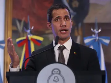 El jefe del Parlamento de Venezuela, Juan Guaidó, habla durante una rueda de prensa en Buenos Aires, Argentina El jefe del Parlamento de Venezuela, Juan Guaidó, habla durante una rueda de prensa en Buenos Aires, Argentina