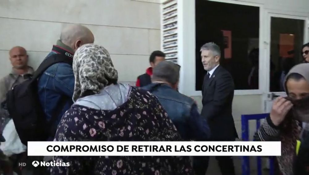 Marlaska recalca su compromiso de retirar las concertinas de la valla de Melilla