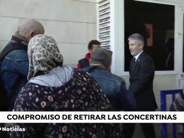 Marlaska recalca su compromiso de retirar las concertinas de la valla de Melilla