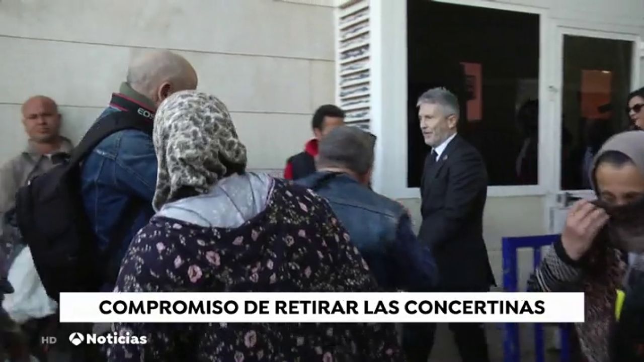 Marlaska recalca su compromiso de retirar las concertinas de la valla de Melilla