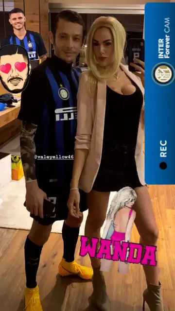 Valentino Rossi y su novia Valentino Rossi y su novia