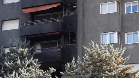 Incendio ocurrido esta mañana en un edificio de once plantas de la avenida Xile de Barcelona Incendio ocurrido esta mañana en un edificio de once plantas de la avenida Xile de Barcelona