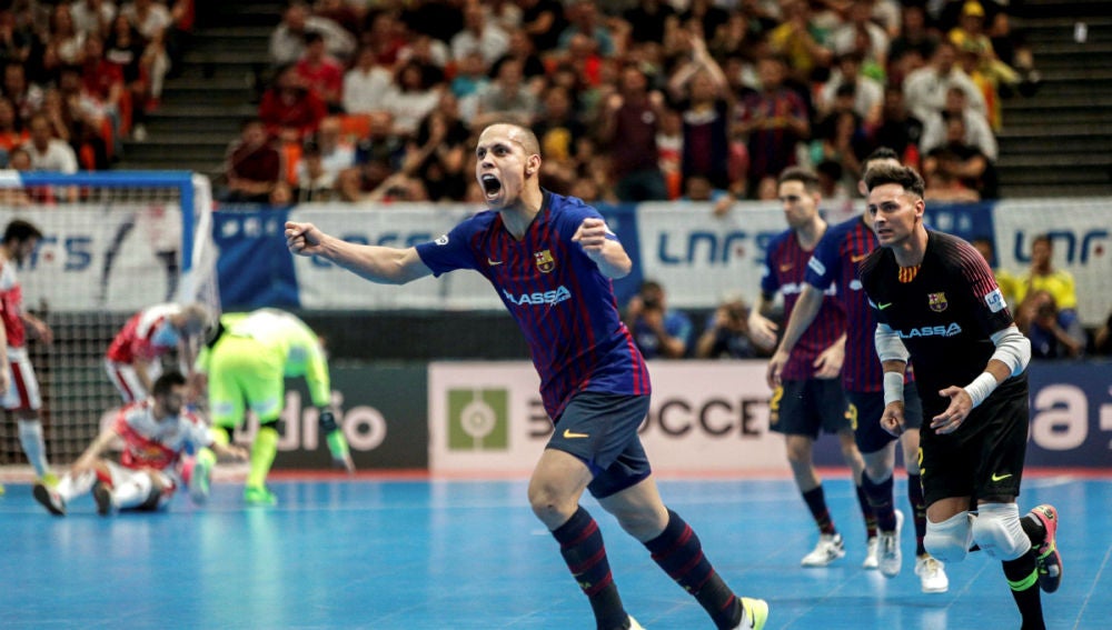 Ferrao celebra un gol
