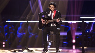 Andrés Iwasaki sorprende con su nueva canción tras su paso por 'La Voz' en Antena 3