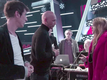 VÍDEO-LA VOZ:Paulina Rubio, preocupada con la actitud de Mark Wayne en los ensayos de los Asaltos: “Te noto raro” VÍDEO-LA VOZ:Paulina Rubio, preocupada con la actitud de Mark Wayne en los ensayos de los Asaltos: “Te noto raro”