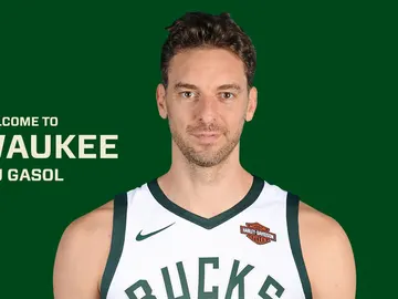 Pau Gasol presentado como jugador de los Milwaukee Bucks Pau Gasol presentado como jugador de los Milwaukee Bucks