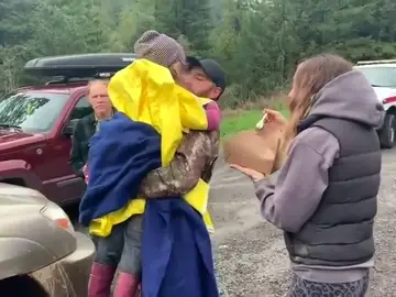 Hallan a las dos hermanas desaparecidas en un bosque en California Hallan a las dos hermanas desaparecidas en un bosque en California