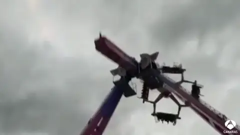 Una atracción pierde el control en el carnaval de Tenerife Una atracción pierde el control en el carnaval de Tenerife