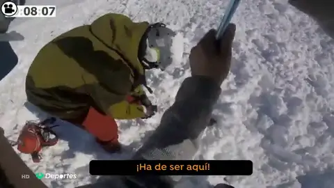 El angustioso rescate del esquiador que quedó atrapado tras una brutal avalancha en Baqueira: más de diez minutos sepultado en la nieve El angustioso rescate del esquiador que quedó atrapado tras una brutal avalancha en Baqueira: más de diez minutos sepultado en la nieve