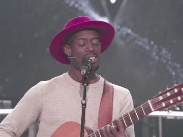 VÍDEO: Luis Fonsi y David Bustamante, encantados con el aire cubano de Mel en el ensayo de los Asaltos de 'La Voz' VÍDEO: Luis Fonsi y David Bustamante, encantados con el aire cubano de Mel en el ensayo de los Asaltos de 'La Voz'