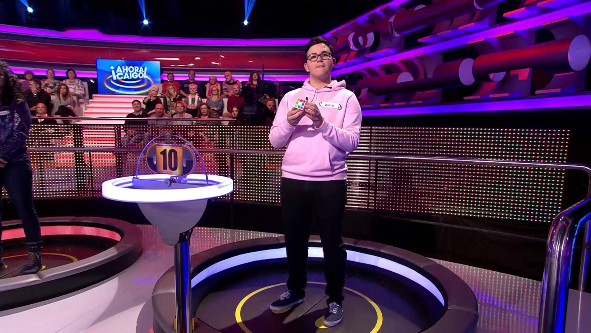 El reto de un concursante de '&iexcl;Ahora caigo!': completar el cubo de rubik en 30 segundos 