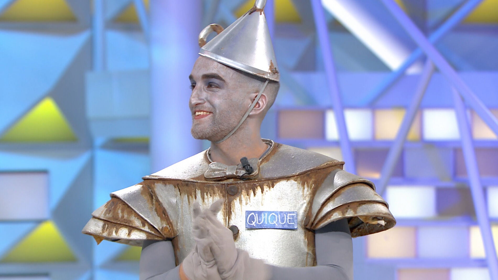 La gran destreza de Quique, el hombre de hojalata, en el panel final 