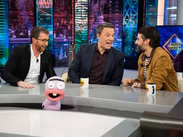 Ben Affleck y Oscar Isaac, expertos en reconocer las explosiones al revés de Trancas y Barrancas en 'El Hormiguero 3.0' Ben Affleck y Oscar Isaac, expertos en reconocer las explosiones al revés de Trancas y Barrancas en 'El Hormiguero 3.0'
