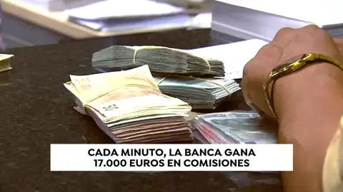 Los bancos solo podrán cobrar mensualmente al cliente una comisión máxima, única y conjunta de un máximo de tres euros Los bancos solo podrán cobrar mensualmente al cliente una comisión máxima, única y conjunta de un máximo de tres euros