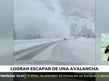 Gran avalancha en una autopista de Colorado Gran avalancha en una autopista de Colorado