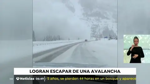 Gran avalancha en una autopista de Colorado Gran avalancha en una autopista de Colorado