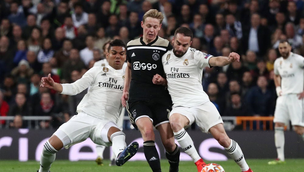 Casemiro y Carvajal intentan parar a De Jong