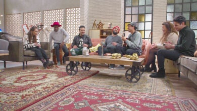 Luis Fonsi propone a sus talents un ejercicio de improvisación dedicado a las mujeres en el ensayo de los Asaltos