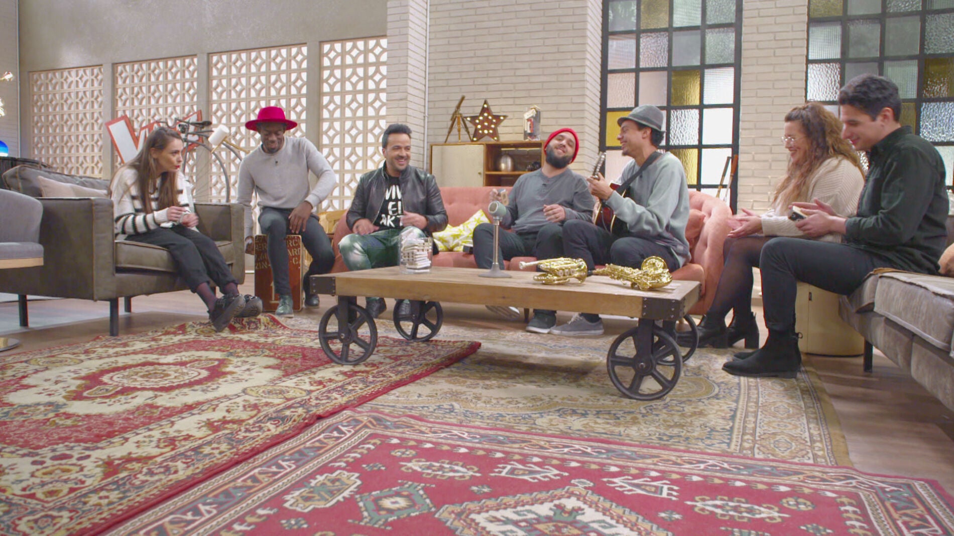 V&Iacute;DEO: Luis Fonsi propone a sus talents un ejercicio de improvisaci&oacute;n dedicado a las mujeres en el ensayo de los Asaltos