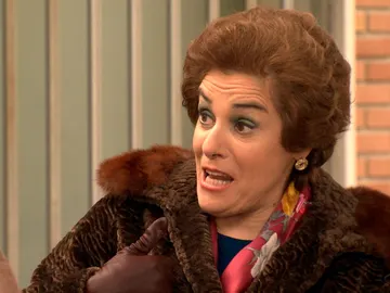 Benigna se asocia con María: "Lo que sea con tal de que estos buitres no se queden con el barrio" Benigna se asocia con María: "Lo que sea con tal de que estos buitres no se queden con el barrio"