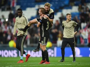 De Jong celebra el pase a cuartos del Ajax De Jong celebra el pase a cuartos del Ajax