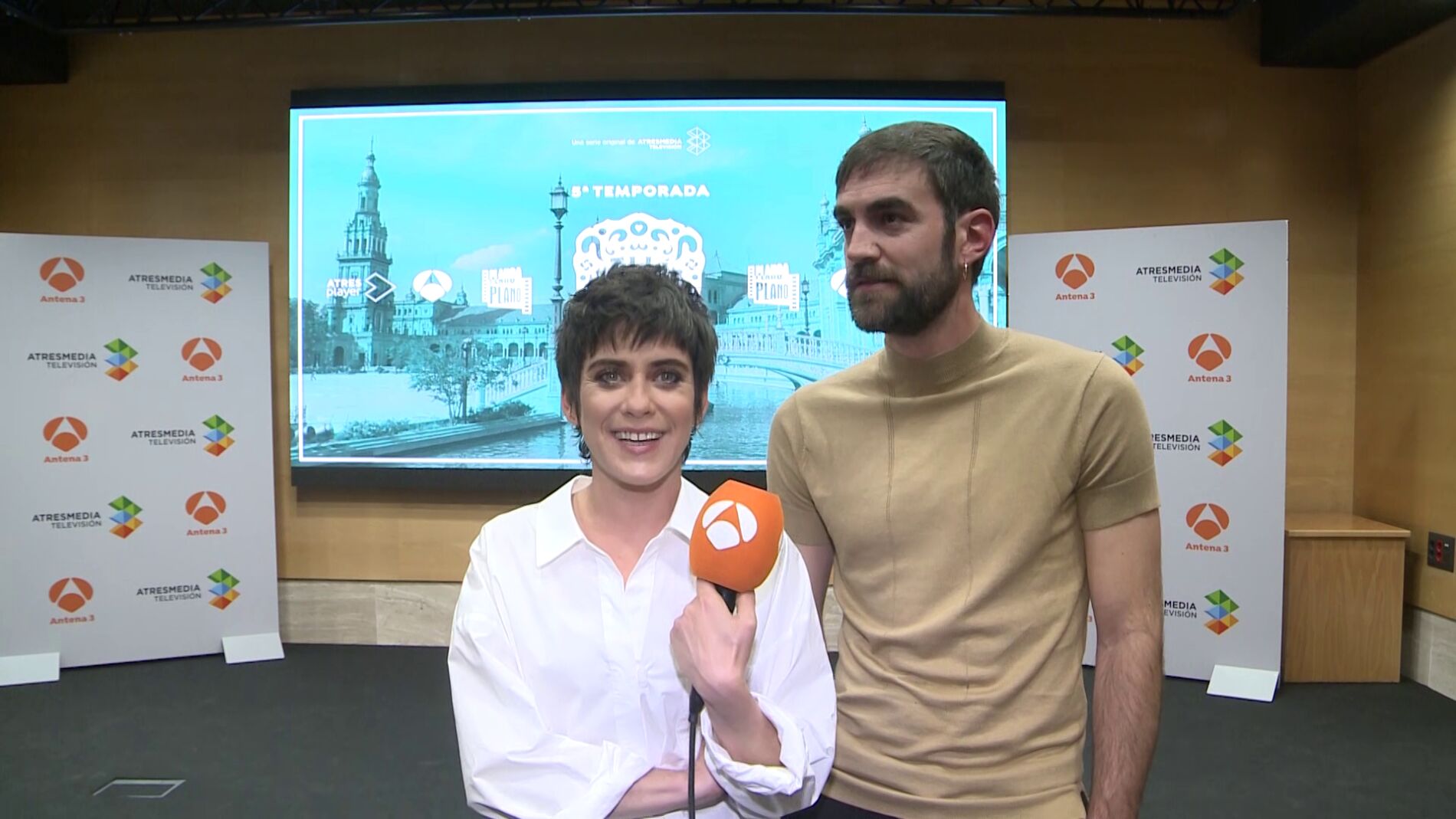 Mar&iacute;a Le&oacute;n defiende el 'Poder Chochal': "Las madres son superiores, son 'Superwomen'"