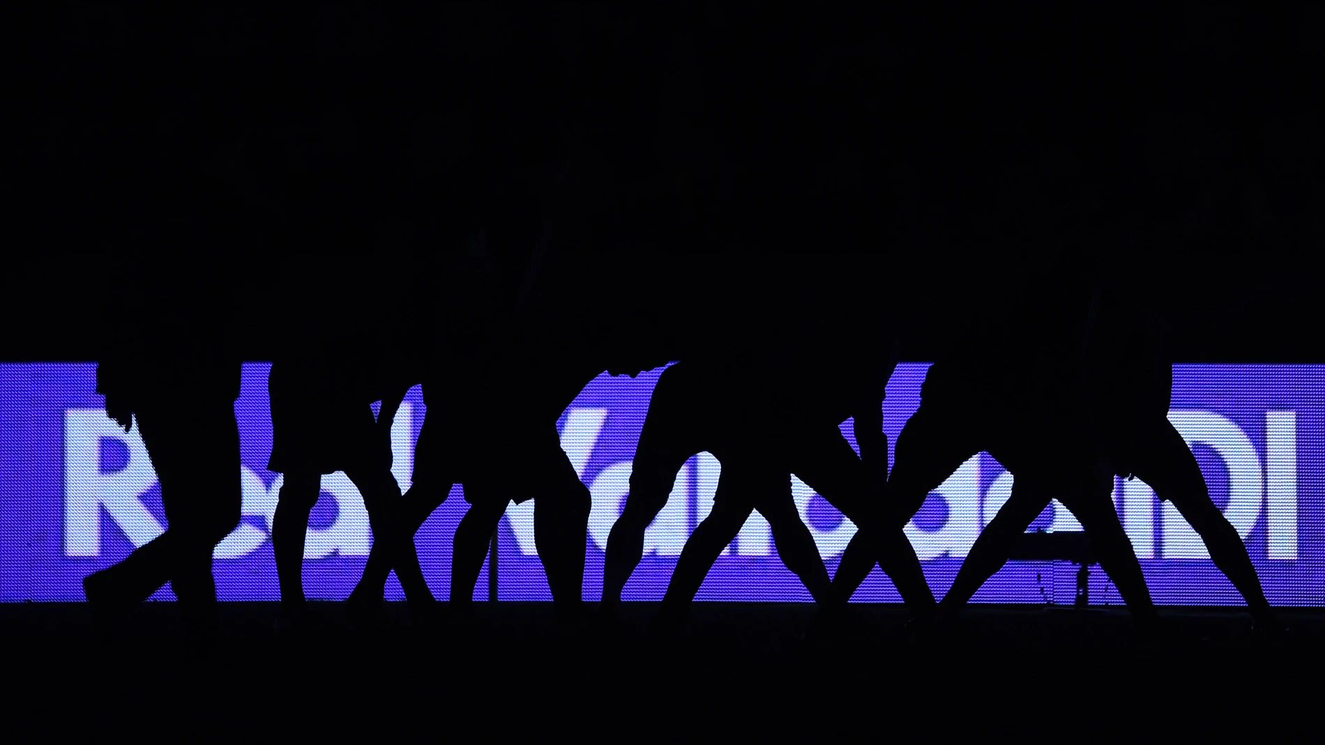 Los jugadores calientan en un José Zorrilla sin luz Los jugadores calientan en un José Zorrilla sin luz