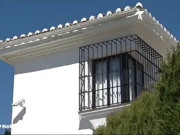 Un hombre asesina a su mujer delante de su hijo en Estepona Un hombre asesina a su mujer delante de su hijo en Estepona