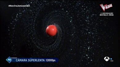 Dani Rovira e Ingrid García Jonsson, fascinados con la galaxia acuática de Marron en 'El Hormiguero 3.0'