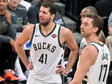 Miortic y Gasol, juntos en pista con los Bucks Miortic y Gasol, juntos en pista con los Bucks