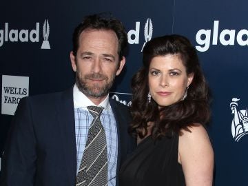 Luke Perry y su prometida, Wendy Madion Bauer 