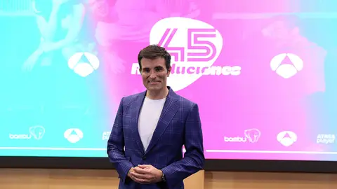 Luis Larrodera es Tino en '45 Revoluciones' Luis Larrodera es Tino en '45 Revoluciones'