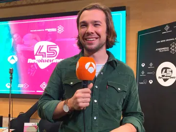 Carlos Cuevas: "'45 Revoluciones habla de gente que quiere cambiar el sistema" Carlos Cuevas: "'45 Revoluciones habla de gente que quiere cambiar el sistema"