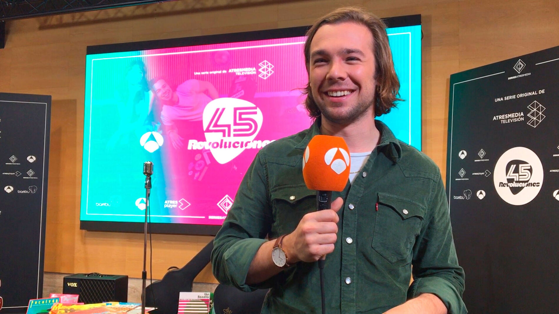 Carlos Cuevas: "'45 Revoluciones habla de gente que quiere cambiar el sistema"