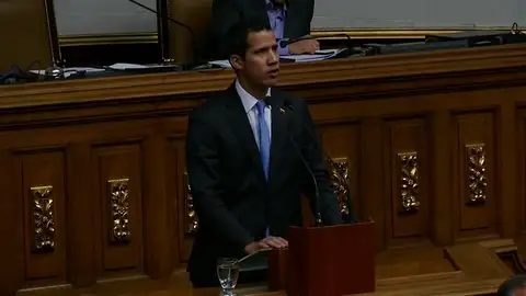 El Parlamento venezolano autoriza a Guaidó a decretar el "estado de alarma" por el apagón El Parlamento venezolano autoriza a Guaidó a decretar el "estado de alarma" por el apagón