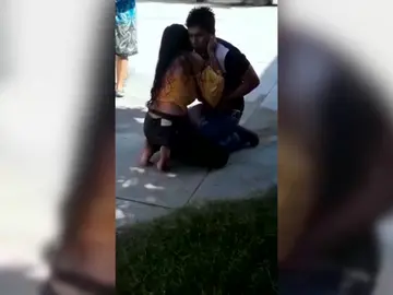 Apuñala a su novio y después le pide perdón Apuñala a su novio y después le pide perdón