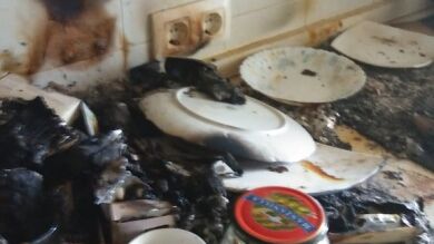 Dos perros encienden fortuitamente la vitrocerámica y provocan un incendio en Jerez