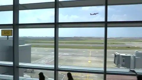 Australia, Singapur y Australia suspende los vuelos del Boeing 737 MAX tras accidente en Etiopía Australia, Singapur y Australia suspende los vuelos del Boeing 737 MAX tras accidente en Etiopía