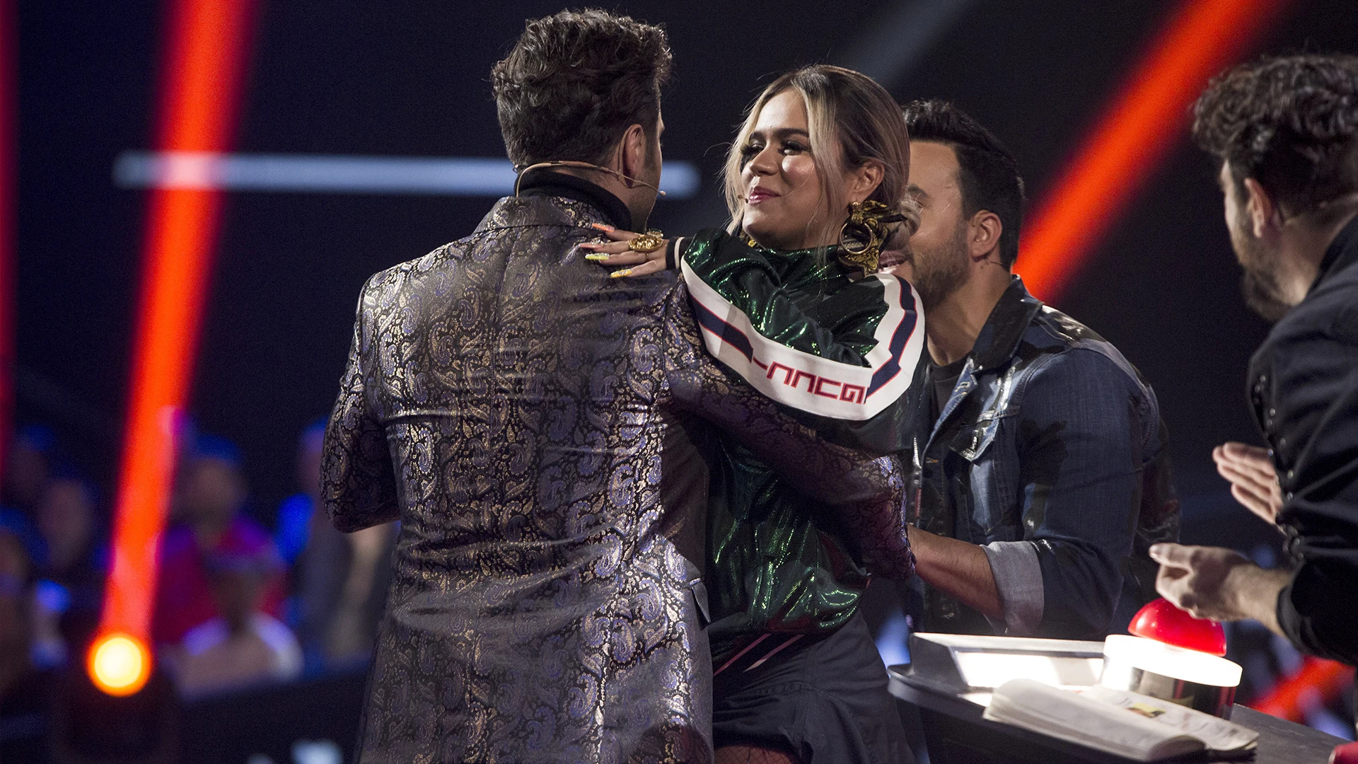 VÍDEO: David Bustamante y Karol G seducen al público aprendiendo a bailar kizomba
